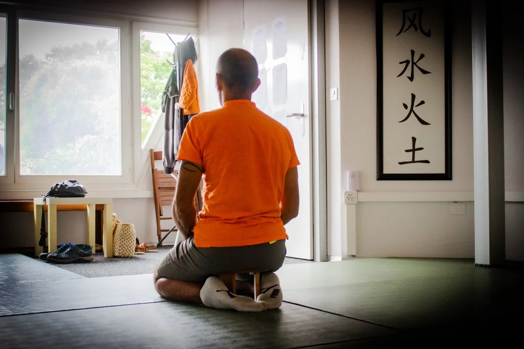 Lire la suite à propos de l’article Le Secret du Hara : Retrouver le Centre calme en Soi